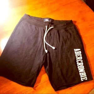 Abercrombie sweatshirt shorts,in perfect condition